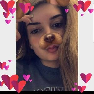 Meet your Posher, Emily